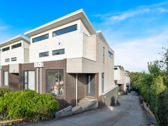 Townhouse for sale in Camerons Creek, Victoria