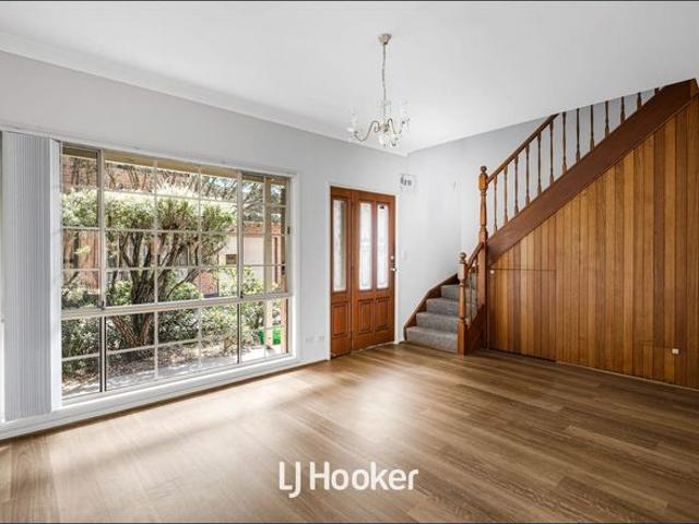 Townhouse for rent in Sydney, New South Wales