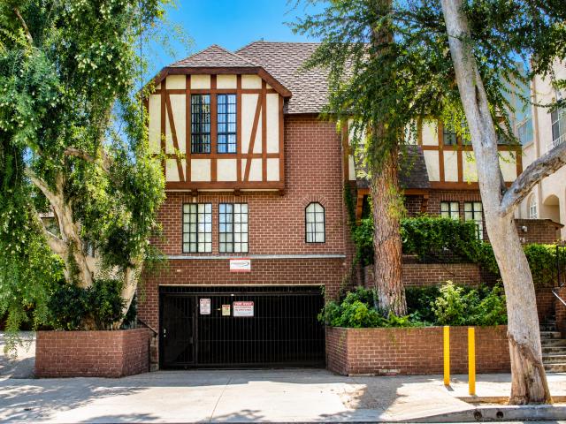 Apartment for rent in Sherman Oaks Neighborhood Council District, Canoga Park