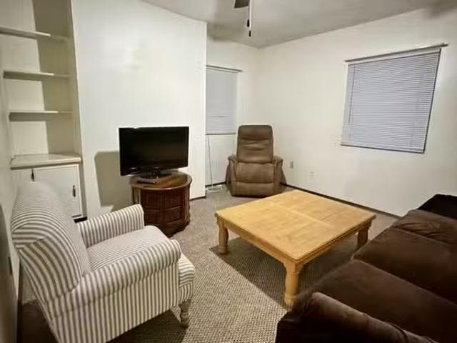 Condo for rent in Monroeville