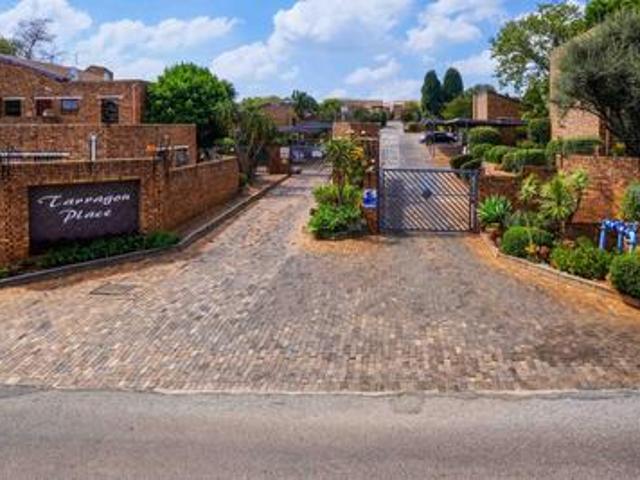 Townhouse for sale in Nooitgedacht, Gauteng