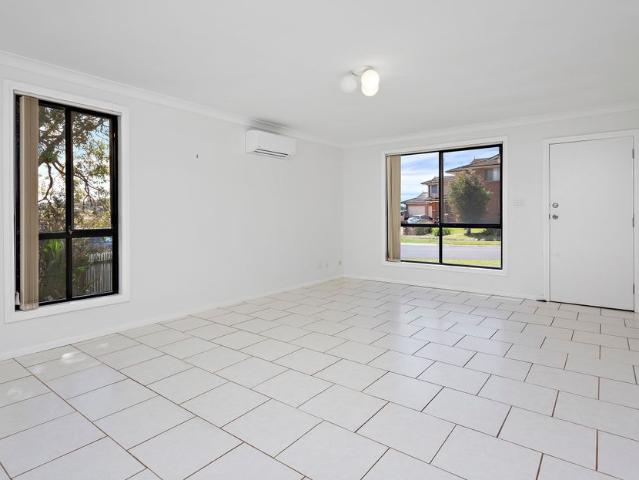 Townhouse for rent in Flinders, New South Wales