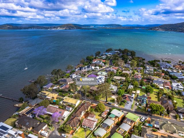 Villa for sale in Point Clare, New South Wales