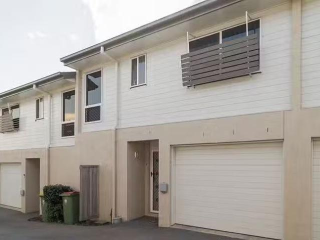 Apartment for rent in Harlaxton, Queensland