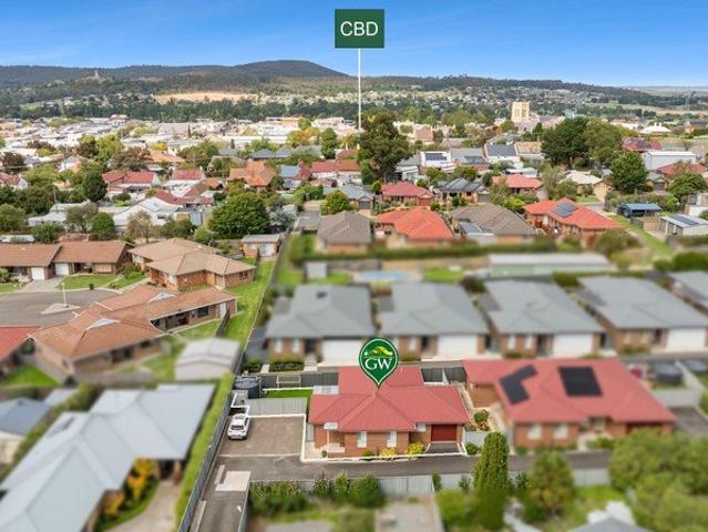 Villa for sale in Brisbane Grove, New South Wales
