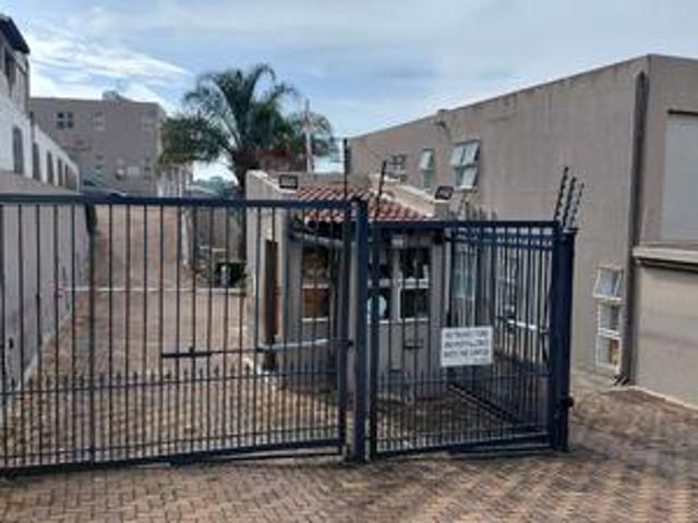 Townhouse for sale in Vosloorus, Gauteng
