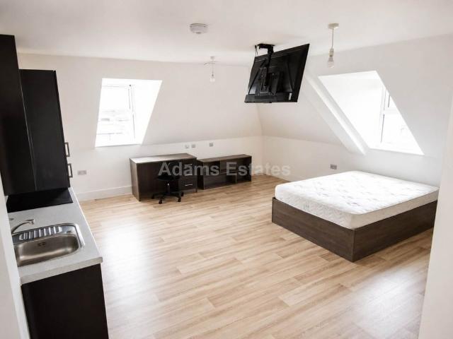 Studio for rent in Whitley, Reading