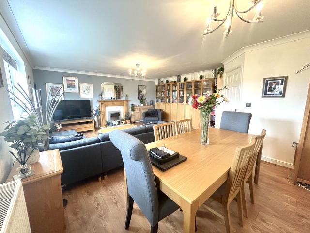 House for rent in Calderstones