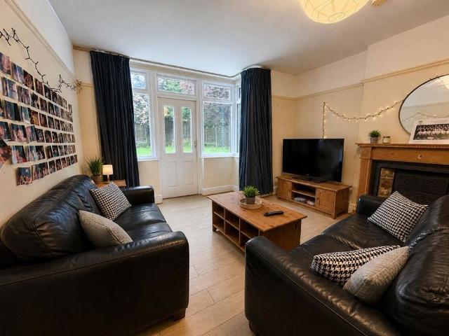 Room for rent in Wollaton Park, Haddon