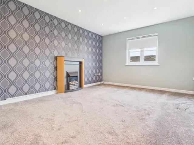 House for rent in Calderstones