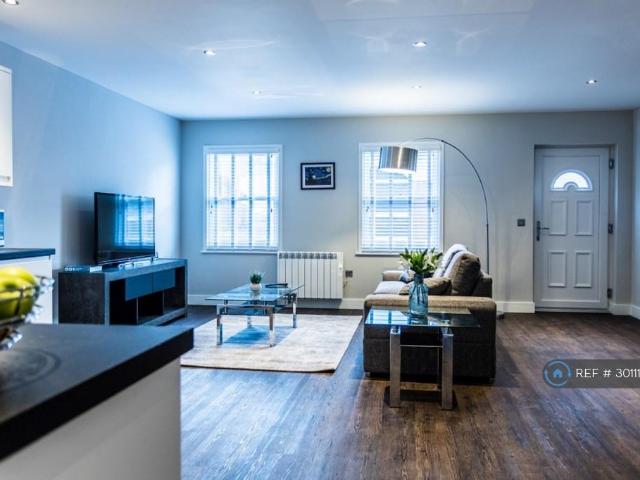 Apartment for rent in Old Town, Swindon