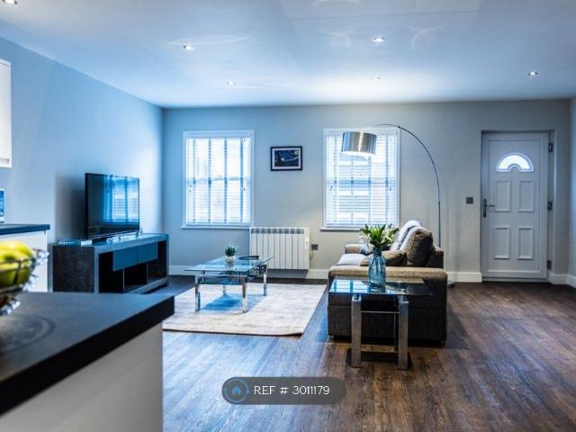 Apartment for rent in Old Town, Swindon