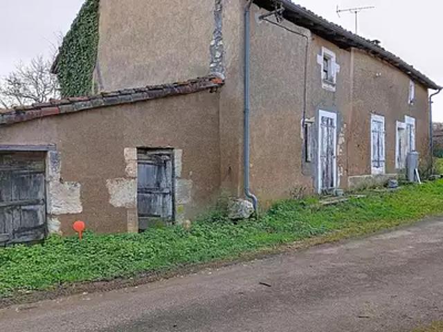 Maison vente à Angoulême, Charras