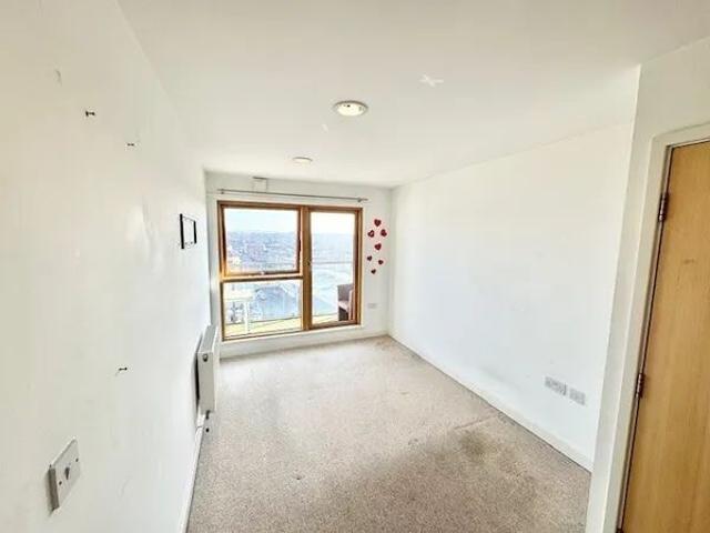 Apartment for rent in Rush Green, Greater London