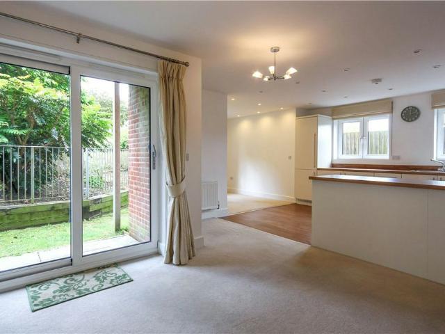 Apartment for rent in St Albans, Five Acres