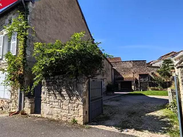 Maison vente à Montmorillon, Charroux