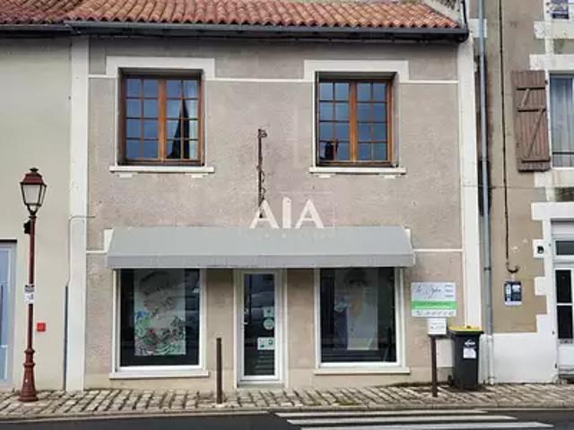 Maison vente à Montmorillon, Charroux
