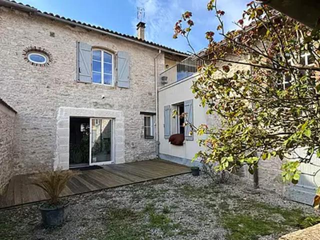 Maison vente à Montmorillon, Charroux