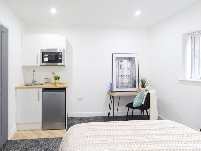 Room for rent in Cannon Park, West Midlands