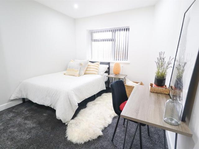 Room for rent in Cannon Park, West Midlands