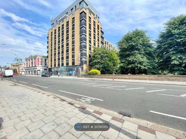 House for rent in London Borough of Redbridge, Greater London