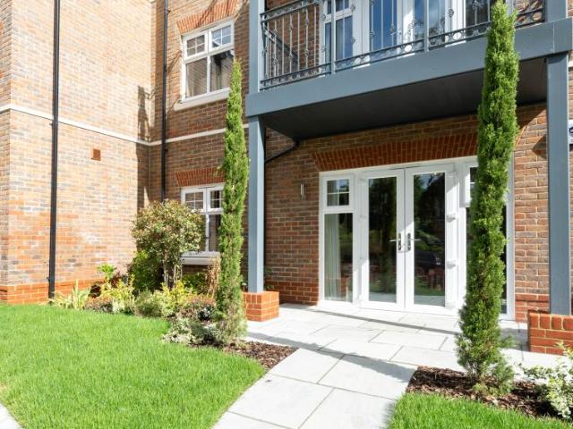 Apartment for sale in Beaconsfield, Knotty Green
