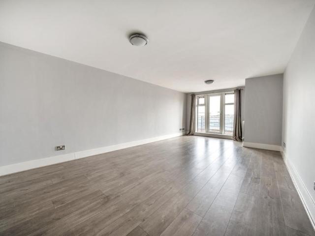 Apartment for rent in Kingston Upon Thames, Norbiton