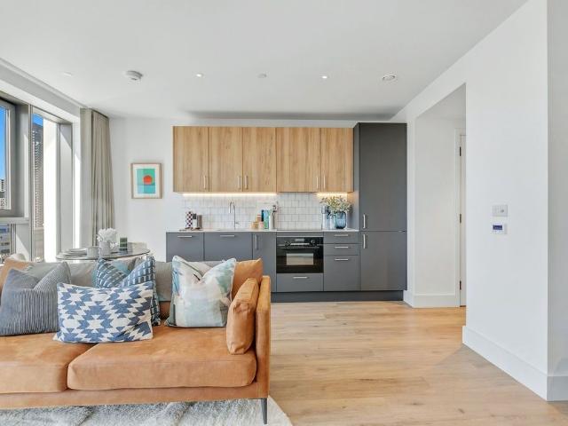 Studio for rent in London Borough of Tower Hamlets, Greater London