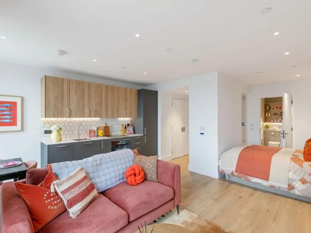 Studio for rent in London Borough of Tower Hamlets, Greater London