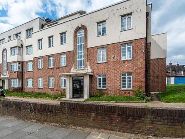Apartment for rent in Temple Fortune, Greater London