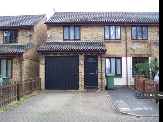 House for rent in Martin's Heron, Winkfield