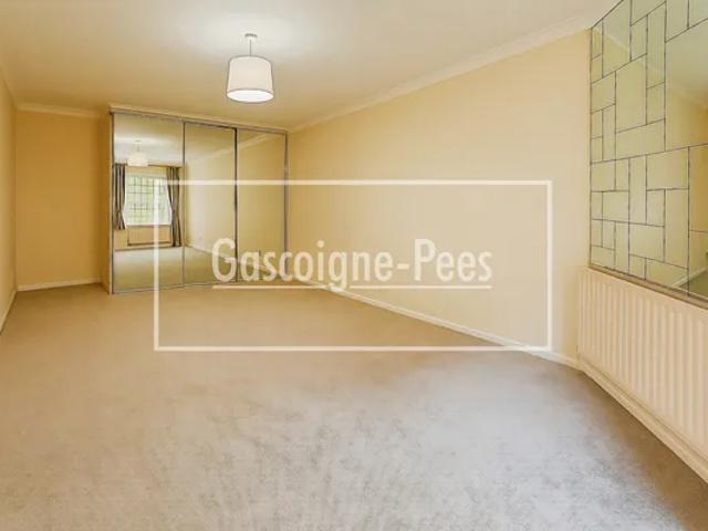 Apartment for rent in Binscombe, Fole