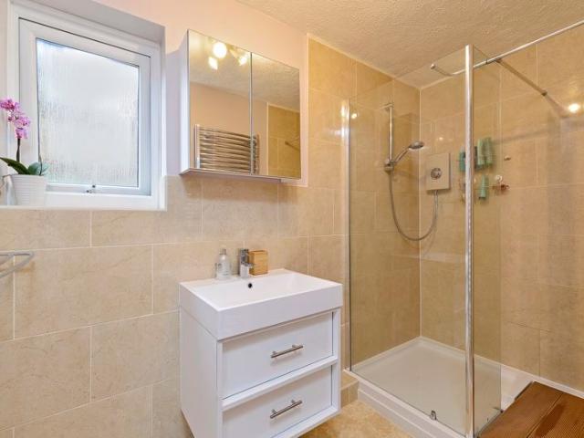 Apartment for rent in Binscombe, Fole