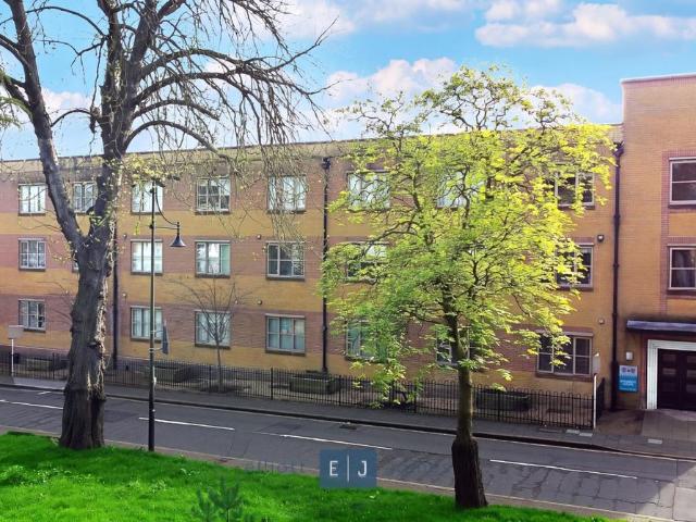 Apartment for rent in Woodford, Greater London