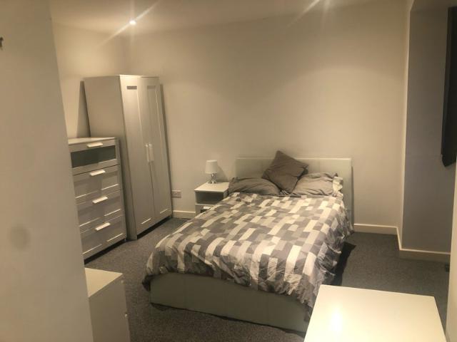 Room for rent in Dollis Hill, Greater London