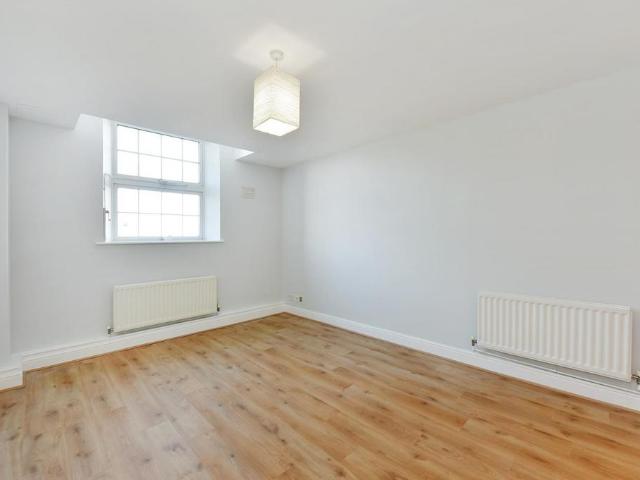 Apartment for rent in Dollis Hill, Greater London