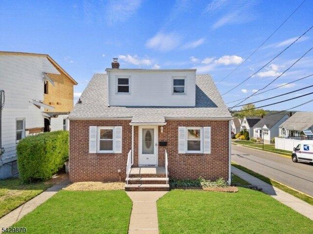House for sale in Lyndhurst, New Jersey