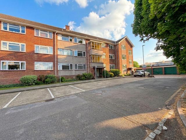 Apartment for rent in Cockfosters, Greater London