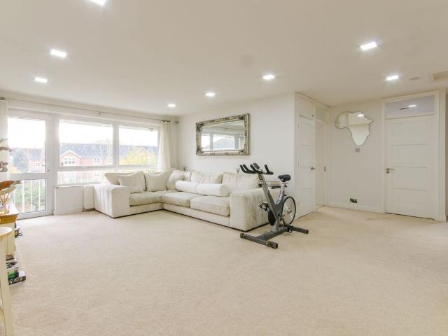 Apartment for rent in Cockfosters, Greater London