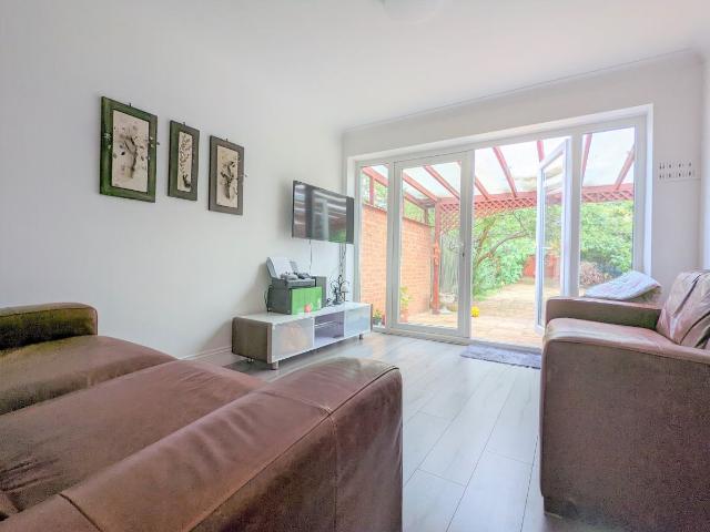 Apartment for rent in Southgate, Oakwood