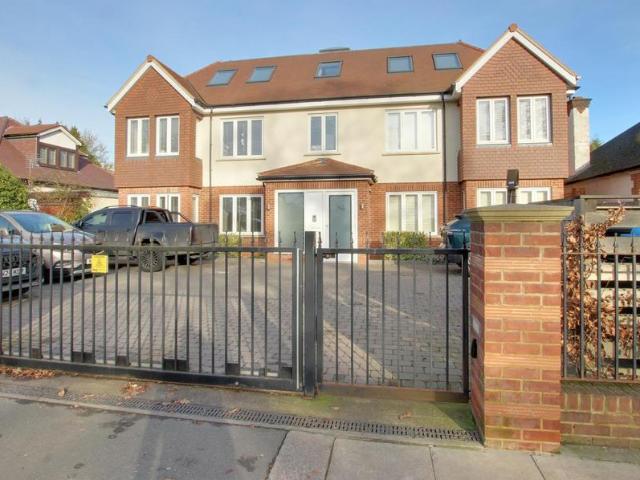 Apartment for rent in Cockfosters, Greater London
