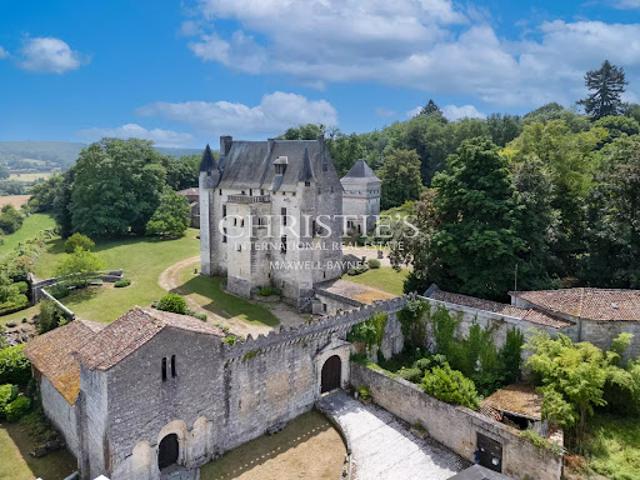 Château vente à Angoulême, Aignes-et-puypéroux