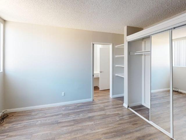 Apartment for rent in Canoga Park, California