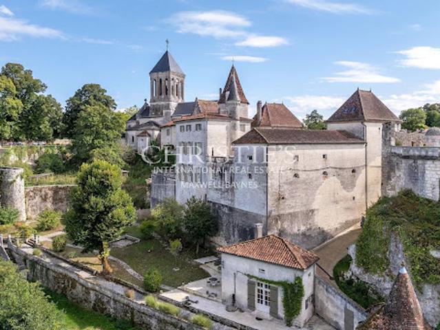 Château vente à Nontron, Brantôme