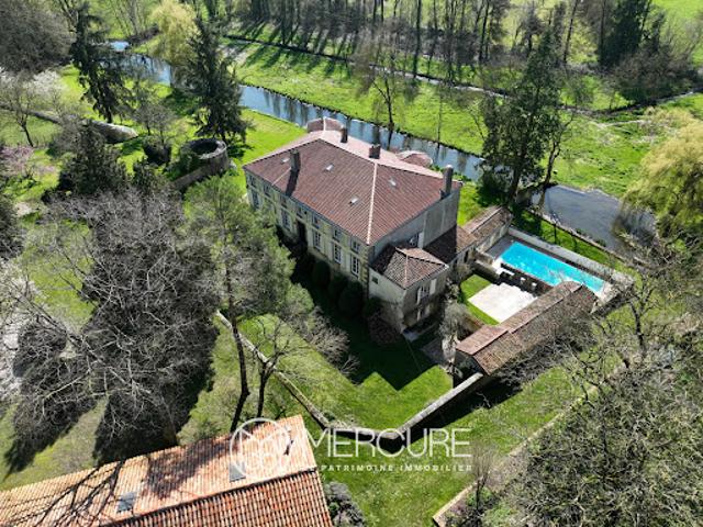 Château vente à Poitiers