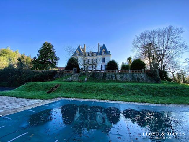 Château vente à Oloron-Sainte-Marie, Salies-de-béarn