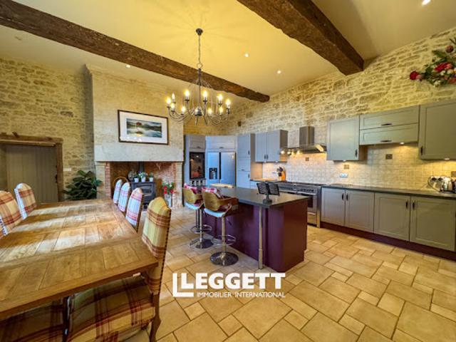 Château vente à Fontenay-le-Comte, Saint-hilaire-des-loges