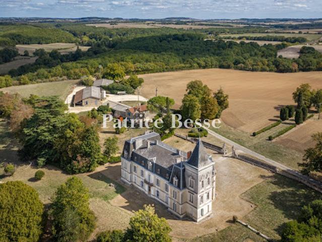 Château vente à Angoulême, Charente