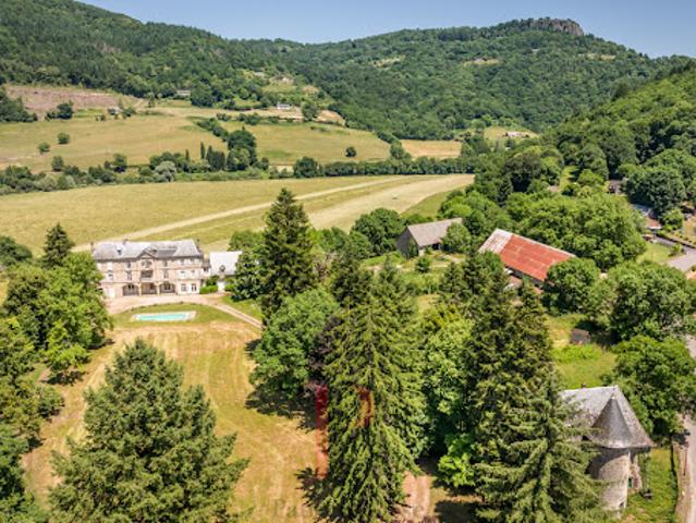 Château vente à Mauriac, Ydes