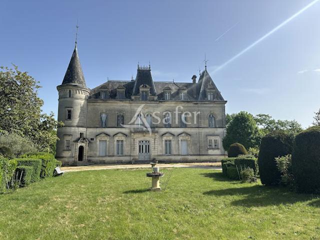 Château vente à Cognac
